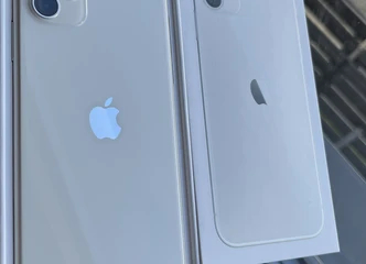 Saugok savo telefoną – Iphone 11 su dėžute ir dėkliuku!