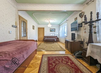 Dekoratyviniai medeliai ir gražus kiemas