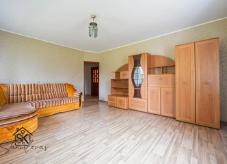 vieno aukšto renovuotas namas su dviem įėjimais Vilkyčiuose