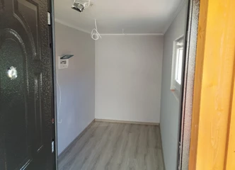 Sklypas Švėkšnoje: 7.5 arų ir modernus namas