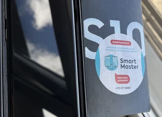 Samsung Galaxy S10 – geros būklės su priedais!