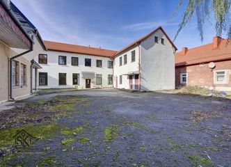 ŠILUTĖS CENTRINĖ PUSĖ - GYVENAMIEJI IR KOMERCINAI
