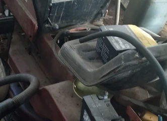 Parduodami 2 traktoriukai ir 125cc motoroleris!
