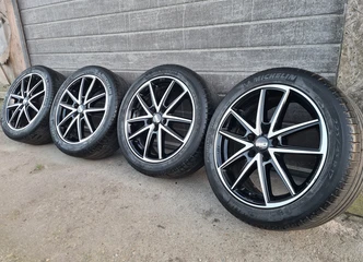Peržiūrėti skelbimą - Parduodu Audi/VW ratus R17 su padangomis