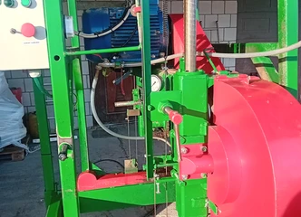 Efektyvus juostinis gateris su 7,5 kW varikliu!