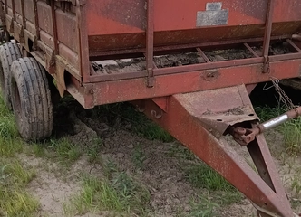 Mėšlo kratytuvas - efektyvus ir tvarkingas būdas valyti Dirvą