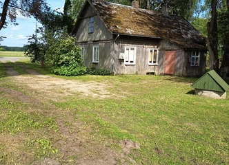 Sodyba prie kelio 2,7 ha pločio patogumai