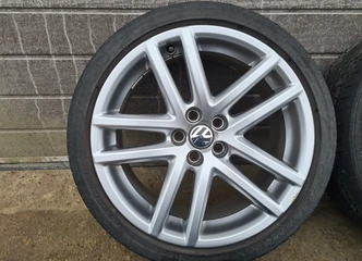 VW 5x100 R17 ratlankiai su padangomis – puikus pasirinkimas!