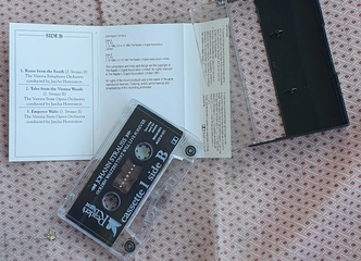 Klasikinės melodijos – originali J. Strauss audio kasetė tavo namuose!