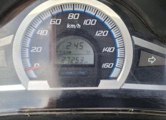 Pasitikėkite Honda 125kub. - komfortas ir saugumas kasdieniniuose nuotykiuose!