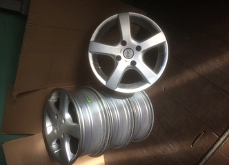 Naujos padangos 195/60 R15 – patikimumas ir komfortas!