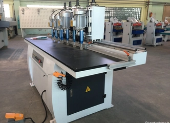 840 mm stalo aukštis ir 600x2350 mm matmenys