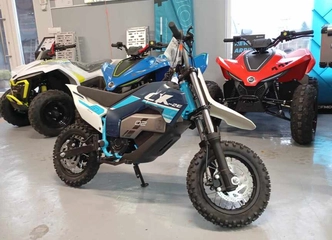 Patvarūs amortizatoriai ir stipinės padangos – tikras motokrosas