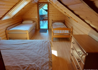 Pirtis su nakvyne – 5 lovos, iki 10 žmonių, 170€!