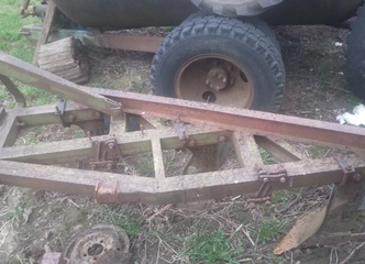 Parduodami plūgai: 3 korpusų pigiau, tinka T-25 traktoriui!