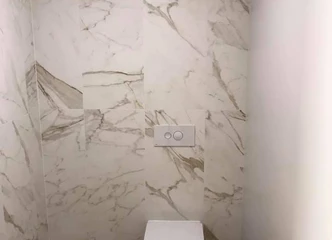 Patikimas plytelių klijavimas – tvarkingai ir kruopščiai!