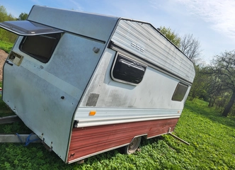 Prikabinamas namelis už 500 € – jūsų svajonių apgyvendinimas!