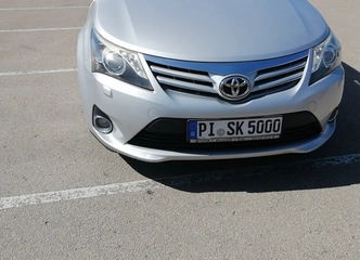 Pristatykite vasarą su nauju Avensis 2012