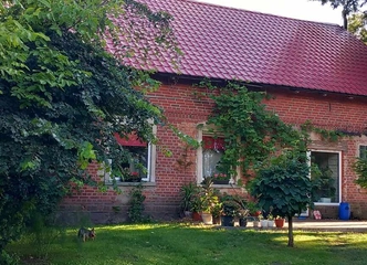Nauji įrenginiai, šiltos sienos ir patogus kiemas