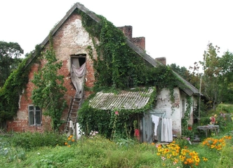 16a žemės ir 78m² namo dalis