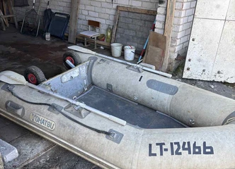Motorinė valtis – 2,50m ilgio su ratais