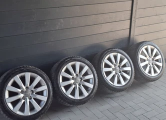 Originalios R17 padangos, puiki būklė, nevyniojant!