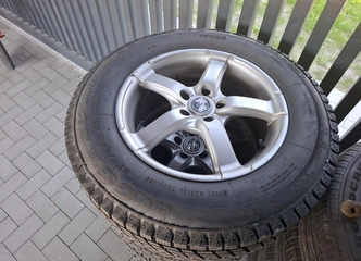Peržiūrėti skelbimą - R17 5x114.3, centrinė skylė 71.6, naujos padangos.