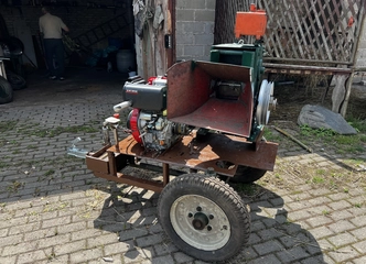 Smulkintuvas su nauju 7,5 HP benzininiu varikliu – optimalus pasirinkimas