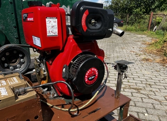 Naujas didelis šakų smulkintuvas 10 HP dyzeliniu varikliu 900 EUR
