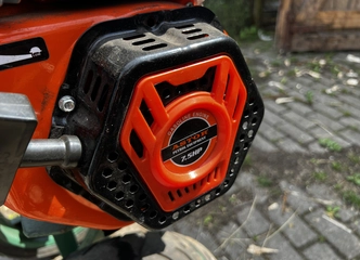 Didysis šakų smulkintuvas su 10 HP dyzeliniu varikliu – naujas, veikia puikiai