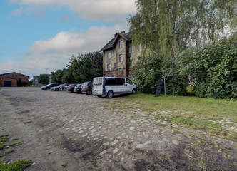 Šalia mokyklų, darželių, prekybos centrų