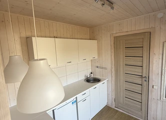 Ideali vieta poilsiui: didelė terasa ir šiltnamis