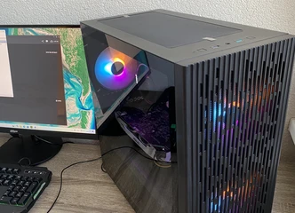 Stacionarus žaidimų kompiuteris su AMD Ryzen 7 – Galinga žaidimų patirtis!