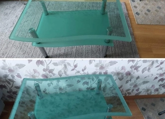 Stiklinis kavos staliukas ant ratukų – patogus ir tvarkingas!