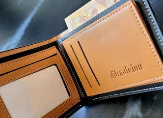 Apsaugota RFID: Stilinga Piniginė, kuri laikys jūsų korteles saugiai!
