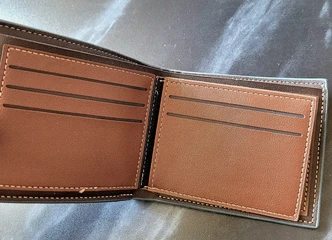 Įsigyk MenBense piniginę šiandien už 10 €, skubėk!