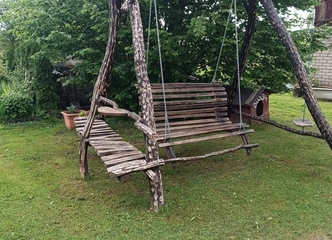 Sūpynės iš natūralaus ąžuolo – jaukumas ir kokybė