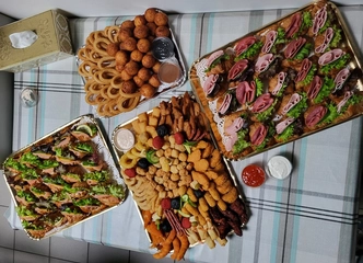 Sūrio pirštelių ir lavašų suktinukų pasirinkimas