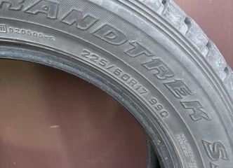 Sutaupyk su trimis 225/60 R17 padangomis – 70€!