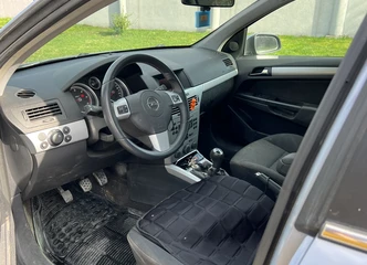 Dyzelinas Opel Astra universalas puikiai važiuoja