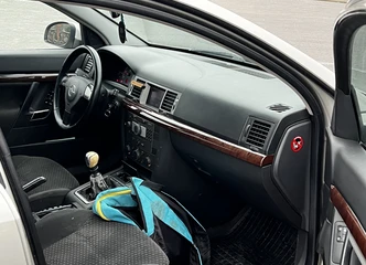 Skambinkite dabar dėl Opel Vectra detalių!