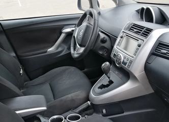 Dyzelinas ir automatas – Toyota Verso 2012m. su įdomia kėbulo išvaizda ir geru varikliu