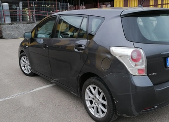 Toyota Verso 2012m. dyzelinas - ekonomiškas ir praktiškas minivenas
