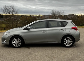 Toyota Auris 2013m. – Ekonomiška ir Patvari!