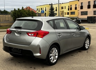 Toyota Auris 2013m. – Idealus Pasirinkimas Jums!
