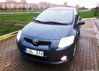 Toyota Auris nuoma – puikus pasirinkimas kelionėms po Lietuvą