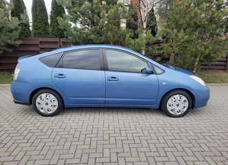 Toyota Prius - aplinką tausojantis ir ekonomiškas pasirinkimas