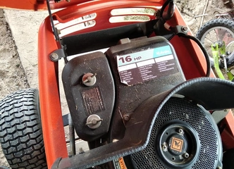 Kubota 2012 – puikus pasirinkimas žolės pjovejui!