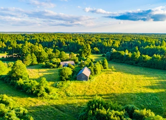 Parduodama sodyba su 7,5 ha žemės ir mišku!