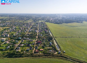 Tvarkingas namas su dideliu žemės sklypu
